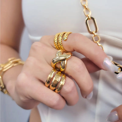 GOLD OR SILVER RING ( THREE RINGS)